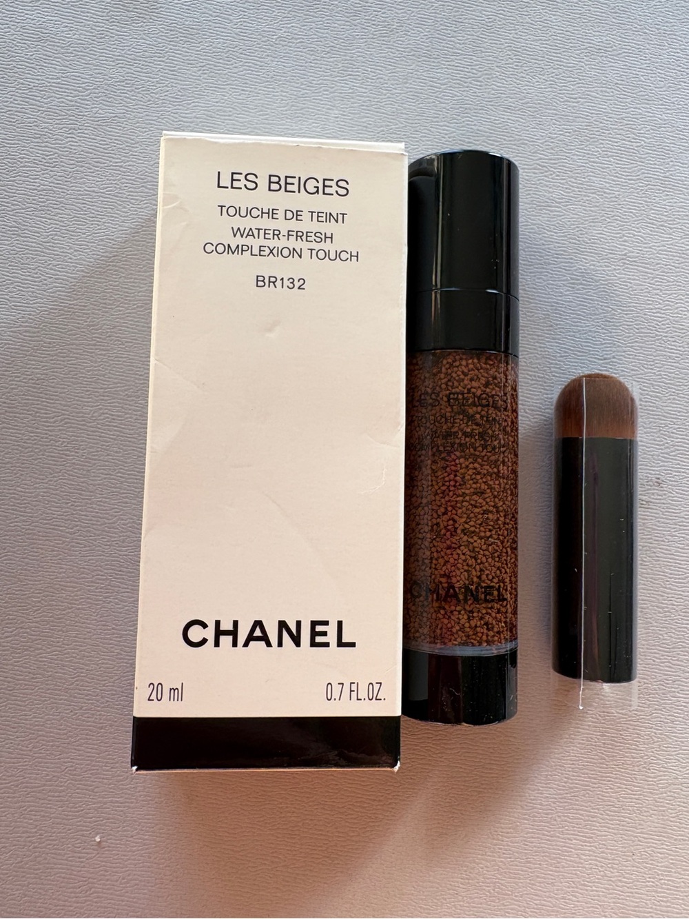 CHANEL BR132 Les Beiges Water-Fresh Complexion Touch BR132 - Brown